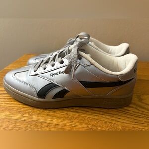 Women’s size 7.5 Reebok Fiori sneakers. Fantastic silver, and black.